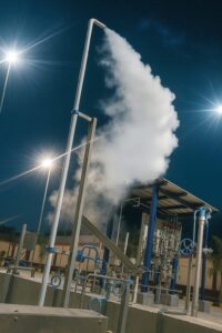 Natural gas cold venting during BOG pressure release in an LCNG/CGD facility